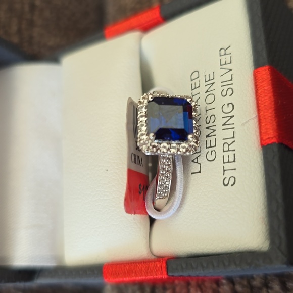 BEAUTIFUL BLUE & WHITE SAPPHIRE LAB CREATED GEMSTONE STERLING SILVER RING SIZE 7 - Picture 6 of 12